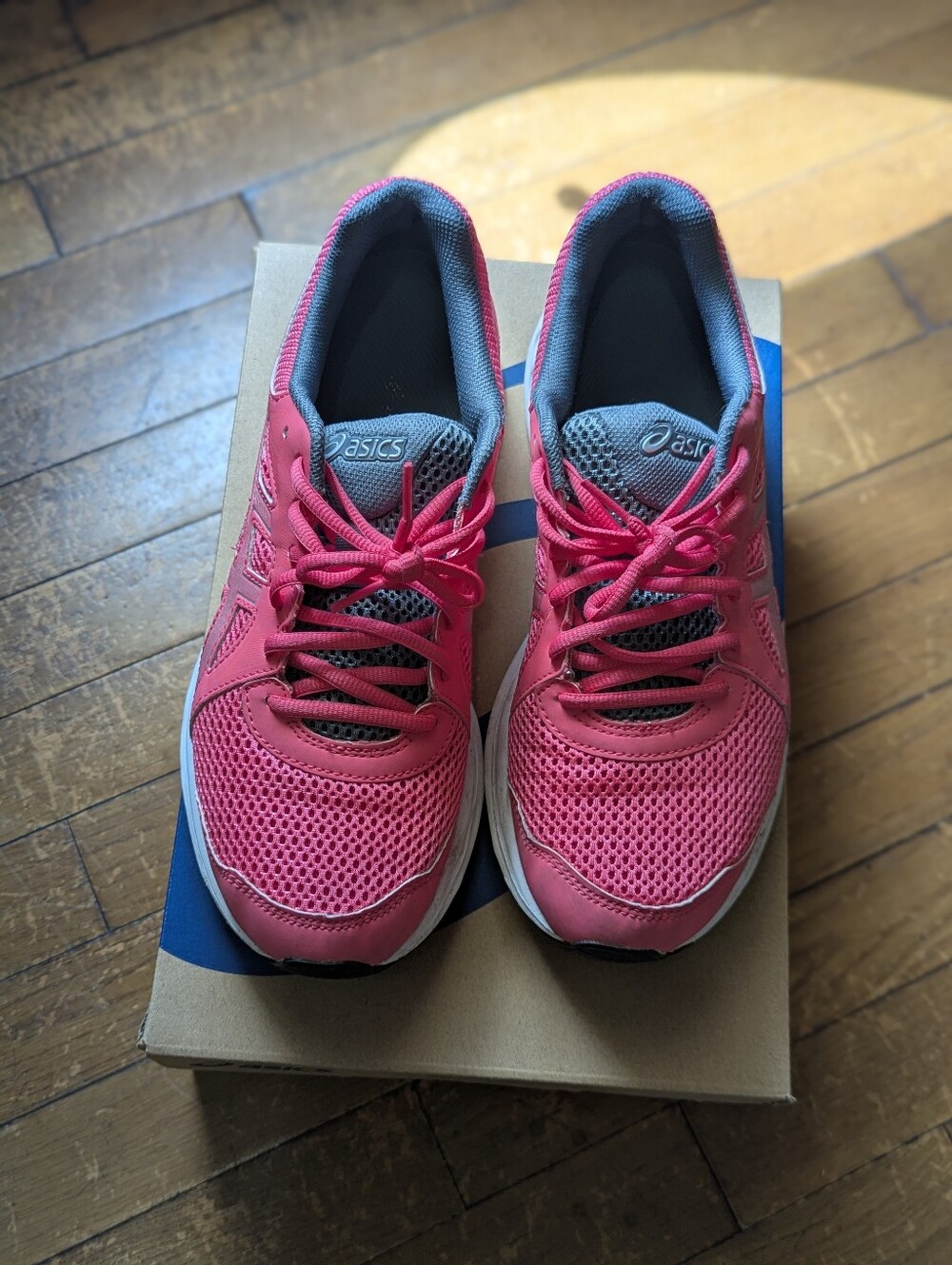 ASICS Women’s Sneakers Sz 10 Running Shoes JOLT 2 Pink Cameo Silver W/Box *GUC